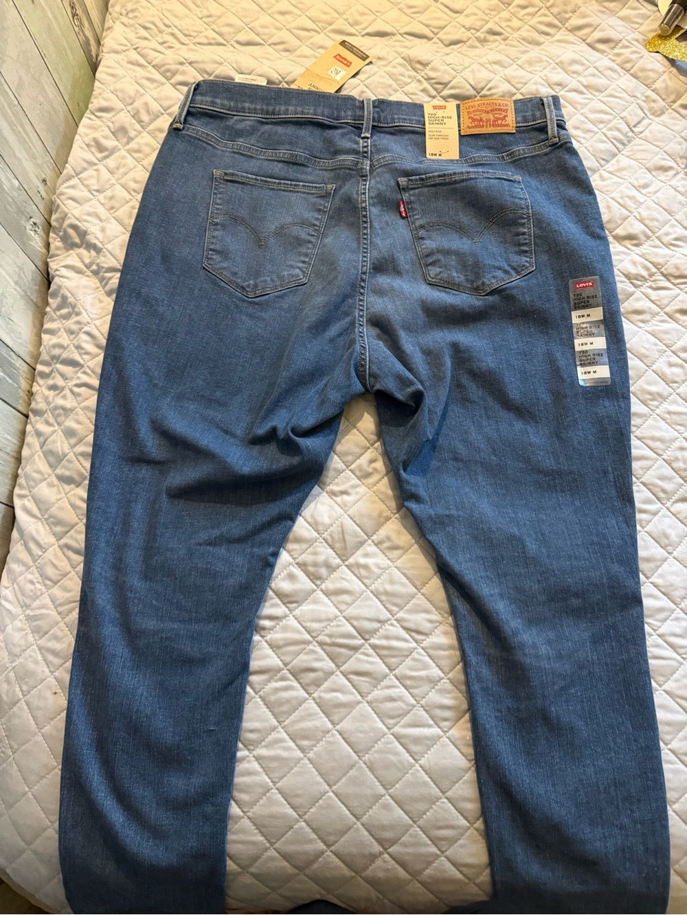 Levis Women’s 720 High Rise Super Skinny NWT